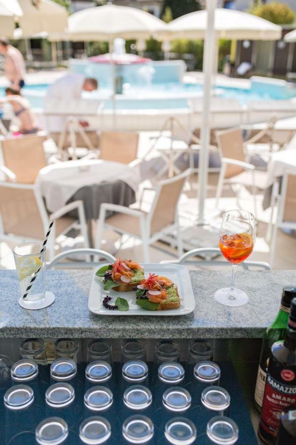 Hotel Savoy Grado Buitenkant foto